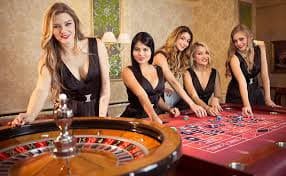 isitoto togel mobile site displaying live match scores and betting slip.